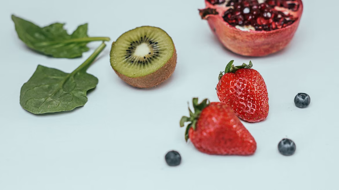 Peau éclatante 2026 : les super-aliments qui transforment