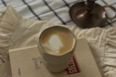 Intégrer le hygge dans votre routine bien-être 2026