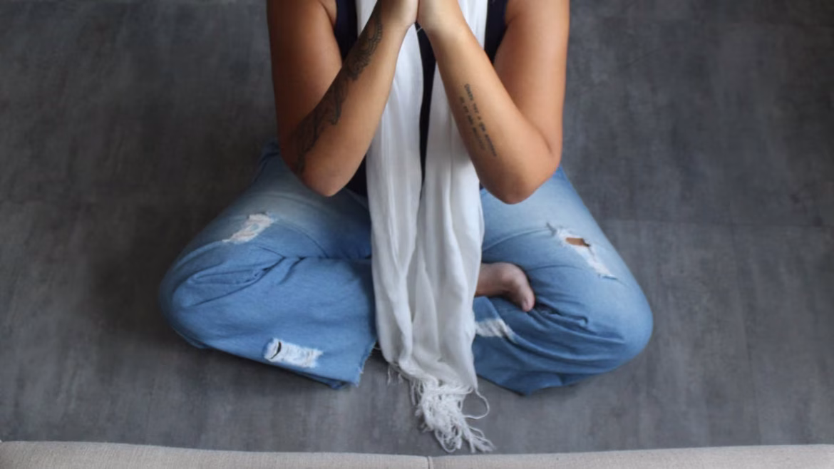 Le yoga améliore votre concentration au travail en 2026